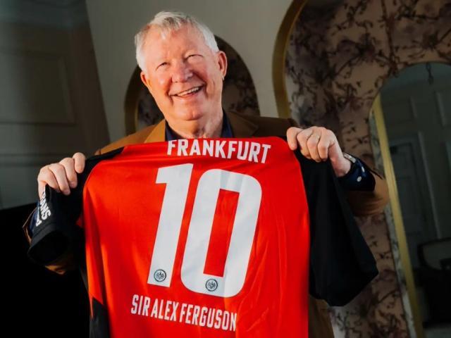九游体育官方网站-弗格森一个曼联传奇，怎么成了法兰克福终身会员？